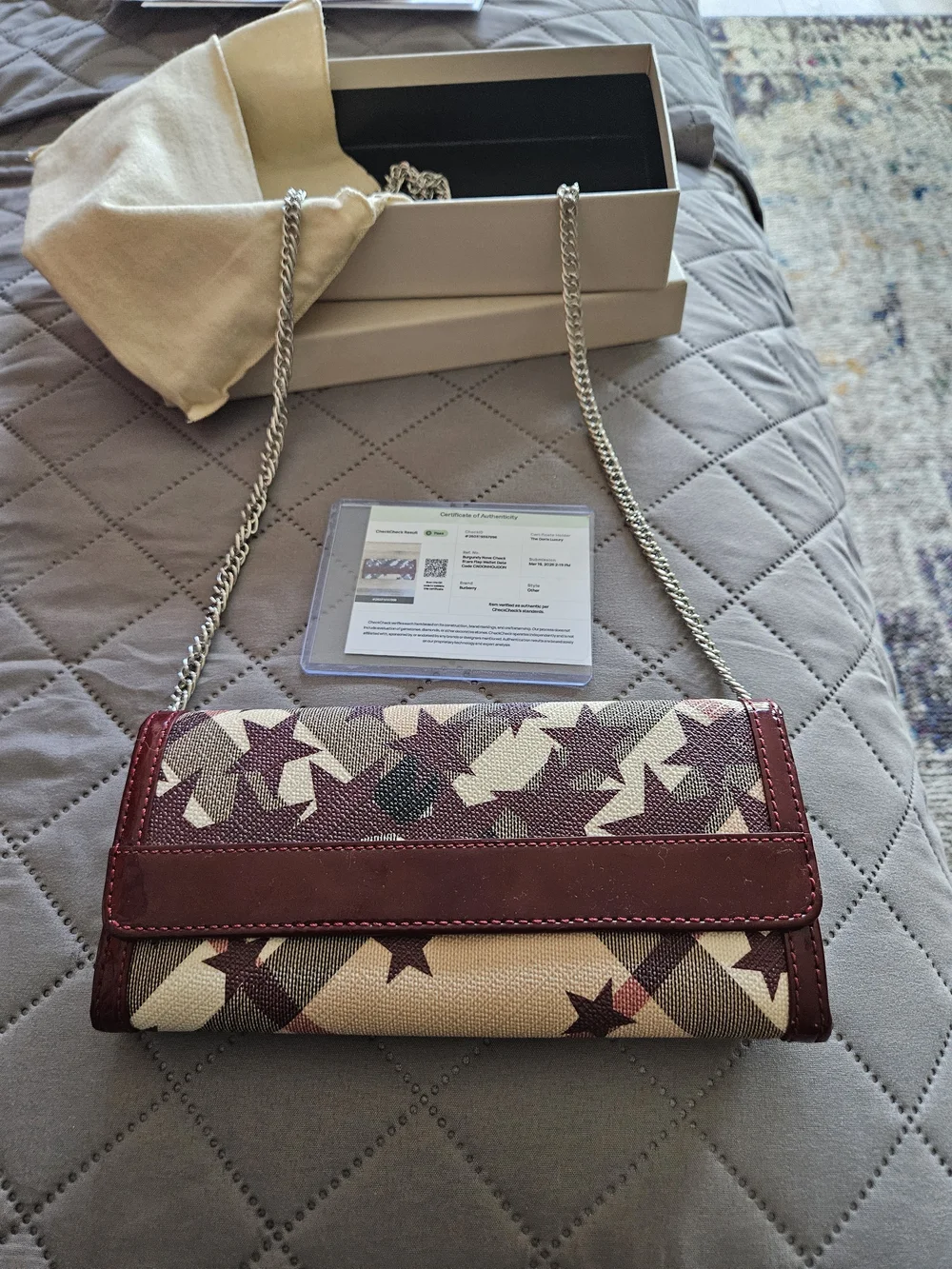 Burberry Beige and Burgundy Star-Print Wallet Clutch - Picture 4 of 7